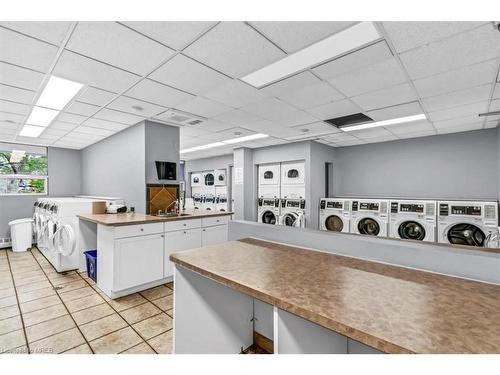 2107-150 Charlton Avenue E, Hamilton, ON - Indoor Photo Showing Laundry Room