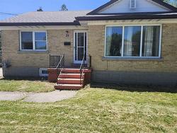 25-B Amos Avenue W Waterloo, ON N2L 2W6