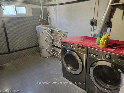 25-B Amos Avenue W, Waterloo, ON - Indoor Photo Showing Laundry Room