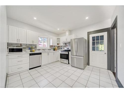 6 Gordon Street, Brantford, ON - Indoor Photo Showing Kitchen