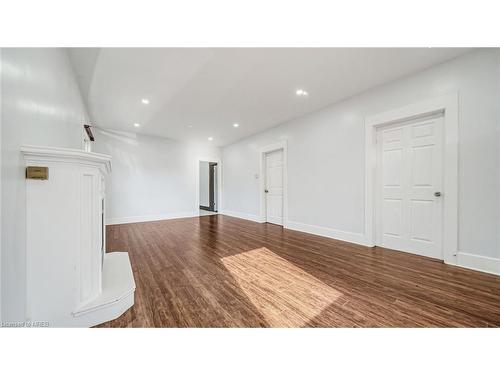 6 Gordon Street, Brantford, ON - Indoor Photo Showing Other Room