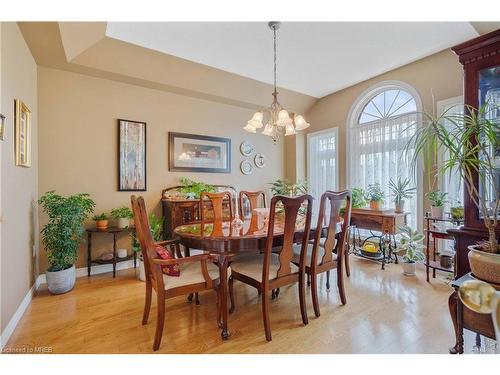 10 Buman Court, Barrie, ON - Indoor Photo Showing Dining Room