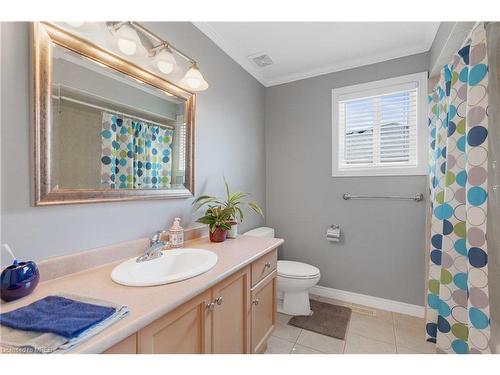 10 Buman Court, Barrie, ON - Indoor Photo Showing Bathroom