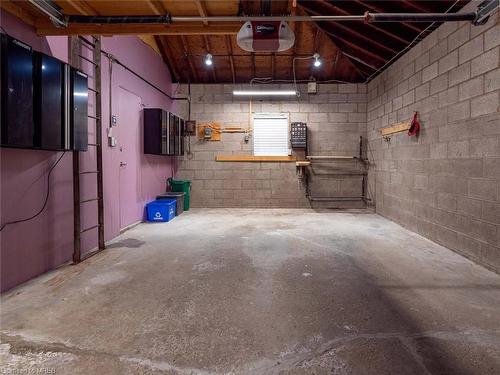 6361 Margaret Street, Niagara Falls, ON - Indoor Photo Showing Garage