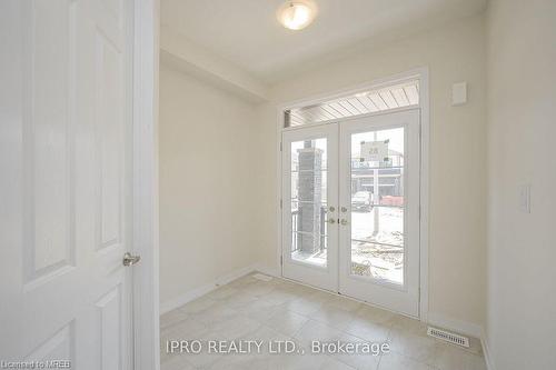 106 Sunflower Crescent, Thorold, ON - Indoor Photo Showing Other Room