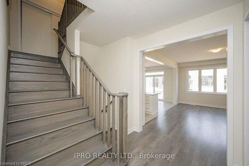 106 Sunflower Crescent, Thorold, ON - Indoor Photo Showing Other Room