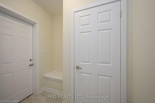 106 Sunflower Crescent, Thorold, ON - Indoor Photo Showing Other Room