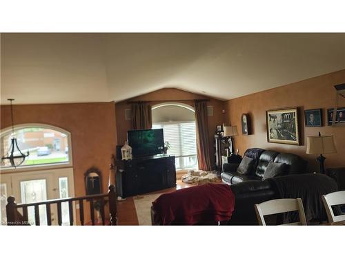 3280 California Avenue, Windsor, ON - Indoor Photo Showing Other Room