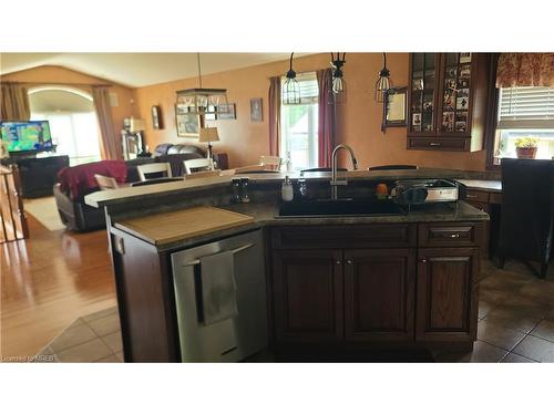 3280 California Avenue, Windsor, ON - Indoor Photo Showing Kitchen