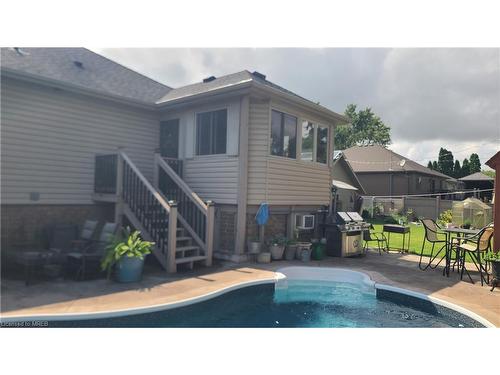 3280 California Avenue, Windsor, ON - Outdoor With In Ground Pool