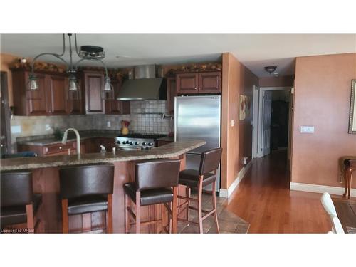 3280 California Avenue, Windsor, ON - Indoor Photo Showing Kitchen