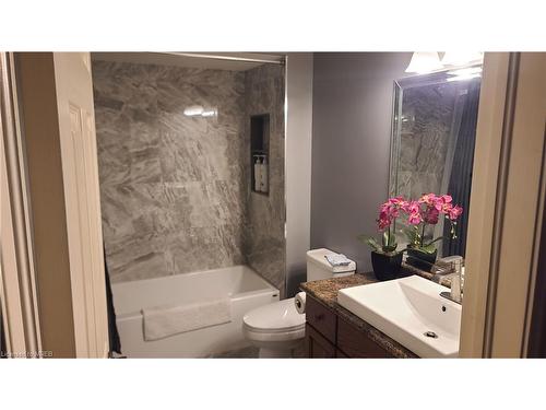 3280 California Avenue, Windsor, ON - Indoor Photo Showing Bathroom