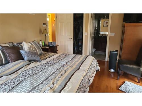 3280 California Avenue, Windsor, ON - Indoor Photo Showing Bedroom