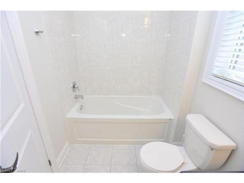 7724 Black Maple Drive, Niagara Falls, ON - Indoor Photo Showing Bathroom