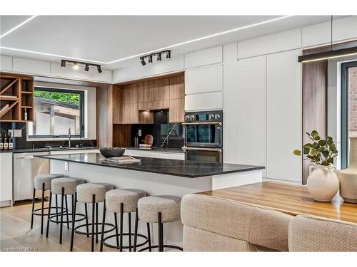 1657 Glenvista Drive, Oakville, ON - Indoor Photo Showing Kitchen