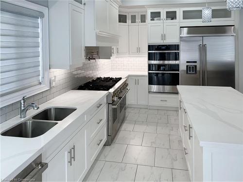 44 Miller Drive, Ancaster, ON - Indoor Photo Showing Kitchen With Double Sink With Upgraded Kitchen