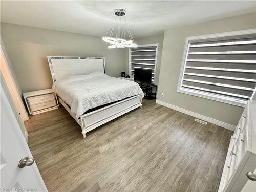 44 Miller Drive, Ancaster, ON - Indoor Photo Showing Bedroom