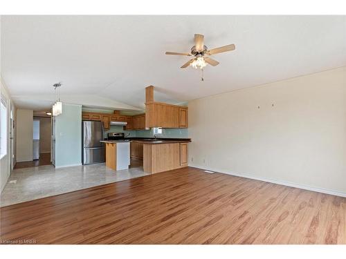 43 Water Street Pvt Street, Puslinch, ON - Indoor Photo Showing Kitchen