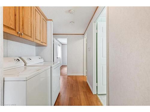 43 Water Street Pvt Street, Puslinch, ON - Indoor Photo Showing Laundry Room