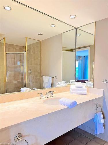 2276-90 Highland Drive, Oro-Medonte, ON - Indoor Photo Showing Bathroom