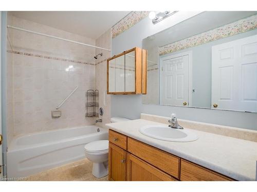 5 Eastview Road, Guelph, ON - Indoor Photo Showing Bathroom