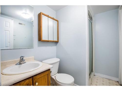 5 Eastview Road, Guelph, ON - Indoor Photo Showing Bathroom