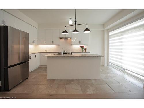 110 Durham Avenue Avenue, Barrie, ON - Indoor Photo Showing Kitchen