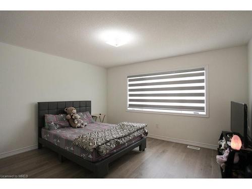 110 Durham Avenue Avenue, Barrie, ON - Indoor Photo Showing Bedroom