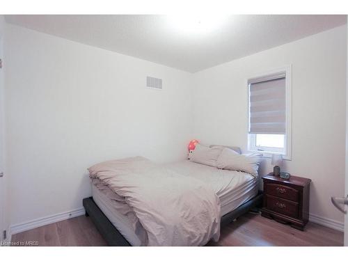 110 Durham Avenue Avenue, Barrie, ON - Indoor Photo Showing Bedroom