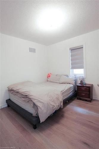 110 Durham Avenue Avenue, Barrie, ON - Indoor Photo Showing Bedroom