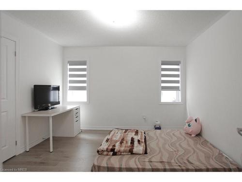 110 Durham Avenue Avenue, Barrie, ON - Indoor Photo Showing Bedroom