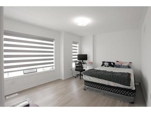 110 Durham Avenue Avenue, Barrie, ON - Indoor Photo Showing Bedroom