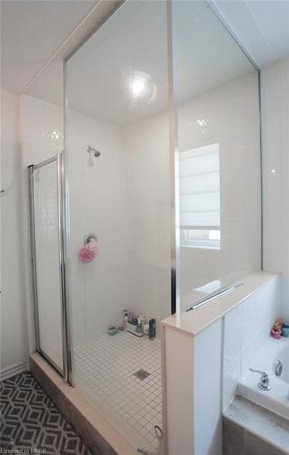 110 Durham Avenue Avenue, Barrie, ON - Indoor Photo Showing Bathroom