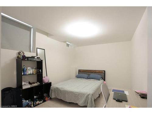 110 Durham Avenue Avenue, Barrie, ON - Indoor Photo Showing Bedroom