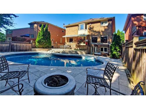 6124 Hardesty Crescent, Mississauga, ON - Outdoor With In Ground Pool With Deck Patio Veranda