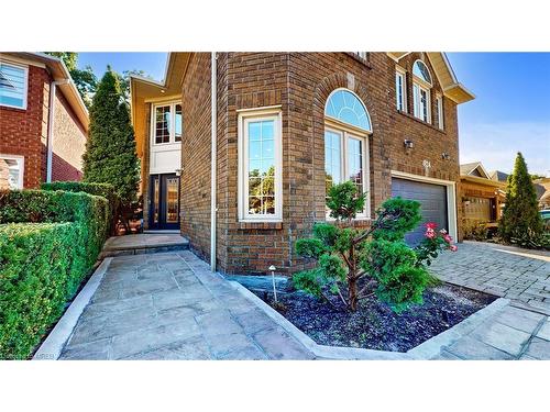 6124 Hardesty Crescent, Mississauga, ON - Outdoor