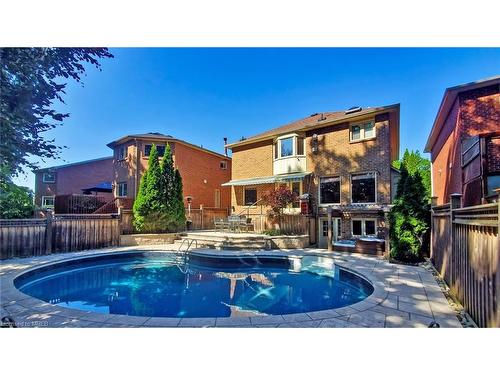 6124 Hardesty Crescent, Mississauga, ON - Outdoor With In Ground Pool With Backyard