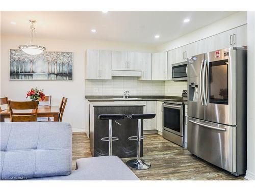 14-340 Prospect Point Road N, Fort Erie, ON - Indoor Photo Showing Kitchen