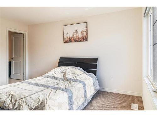 14-340 Prospect Point Road N, Fort Erie, ON - Indoor Photo Showing Bedroom