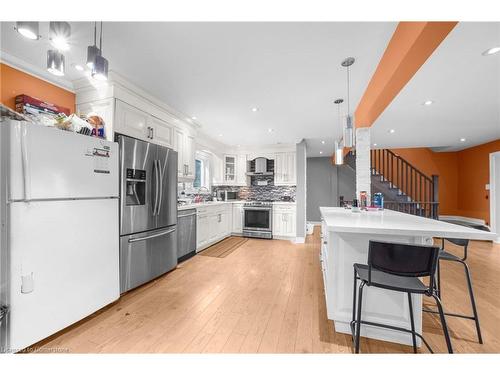 2 Dana Court, Brampton, ON - Indoor Photo Showing Kitchen With Upgraded Kitchen