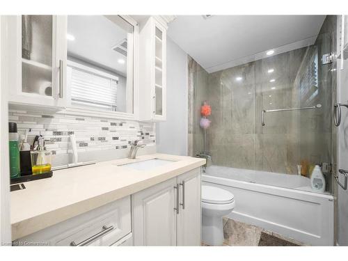 2 Dana Court, Brampton, ON - Indoor Photo Showing Bathroom