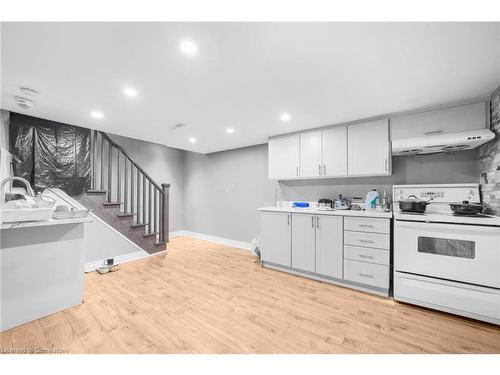 2 Dana Court, Brampton, ON - Indoor Photo Showing Kitchen