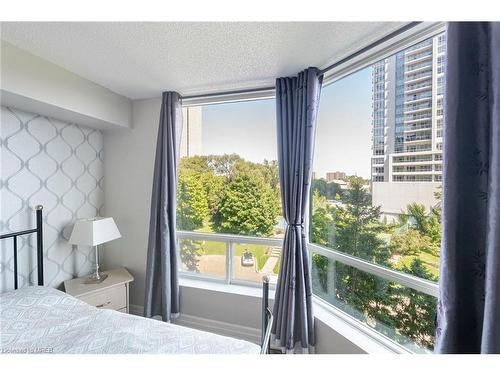 401-1 Hickory Tree Road, Toronto, ON - Indoor Photo Showing Bedroom