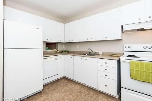 68-167 Teal Crescent, Orleans, ON - Indoor Photo Showing Kitchen