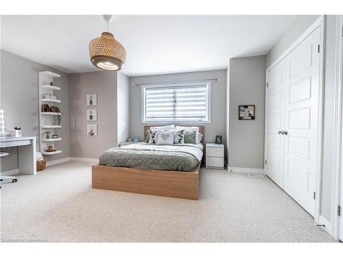 7212 Stacey Drive, Niagara Falls, ON - Indoor Photo Showing Bedroom