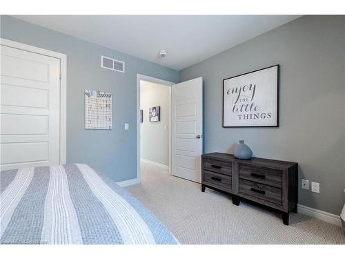 7212 Stacey Drive, Niagara Falls, ON - Indoor Photo Showing Bedroom