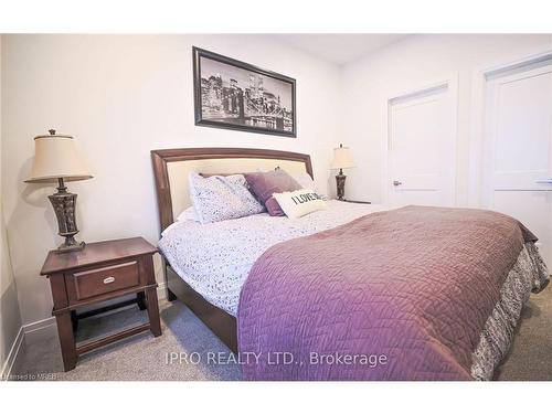 7-63 Compass Trail, Port Stanley, ON - Indoor Photo Showing Bedroom