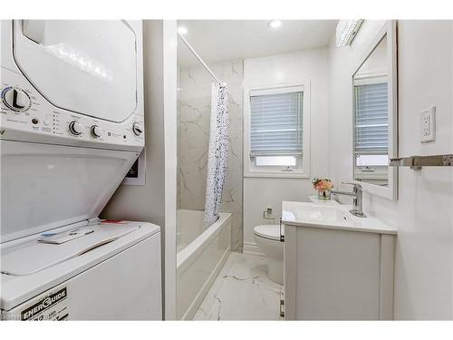 31 Chatterton Boulevard, Toronto, ON - Indoor Photo Showing Laundry Room