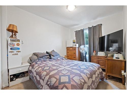 76-77 Collins Crescent, Brampton, ON - Indoor Photo Showing Bedroom