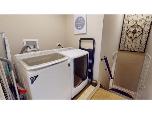 606 Oldman Road, Oshawa, ON - Indoor Photo Showing Laundry Room